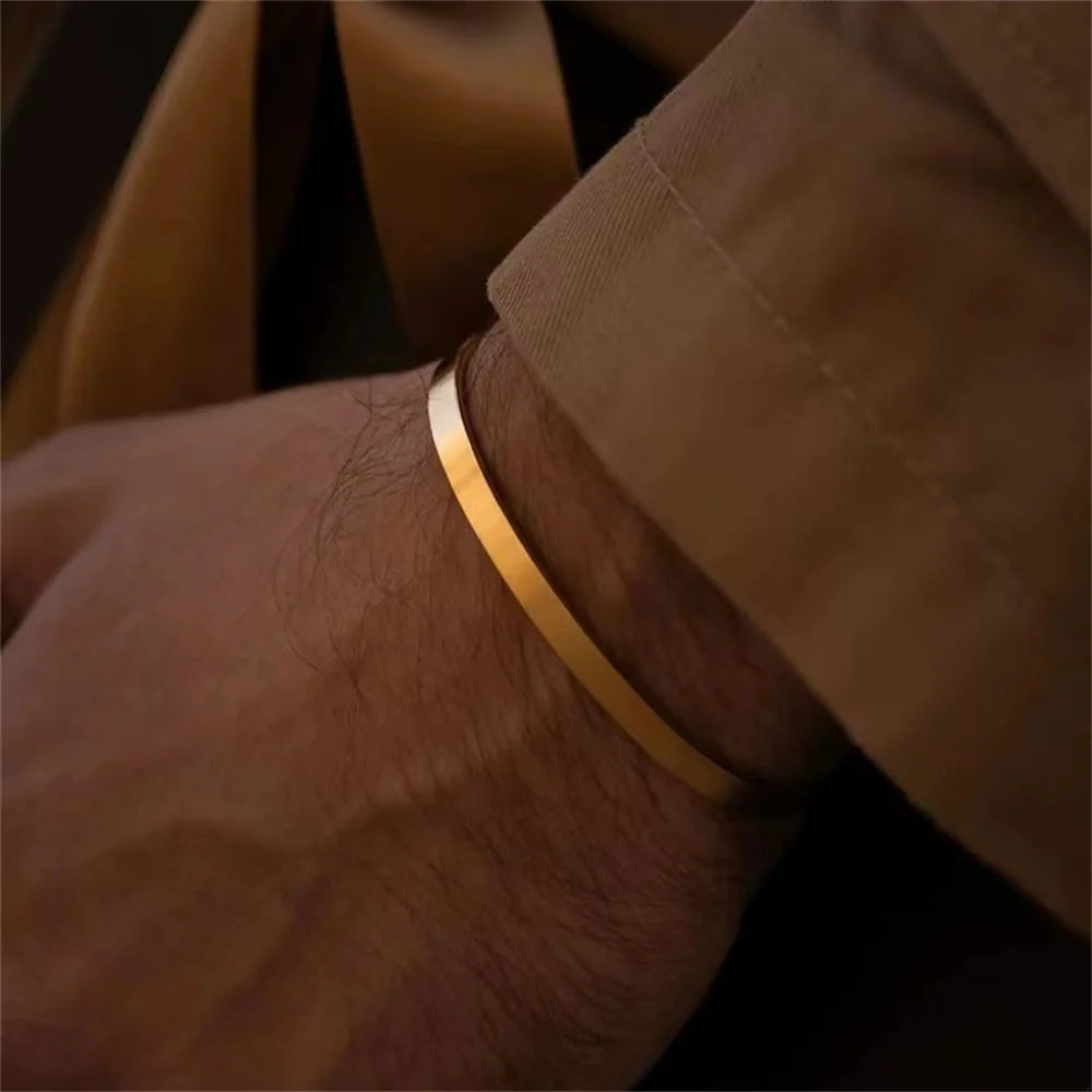 Lucentelli Gold Minimal Cuff